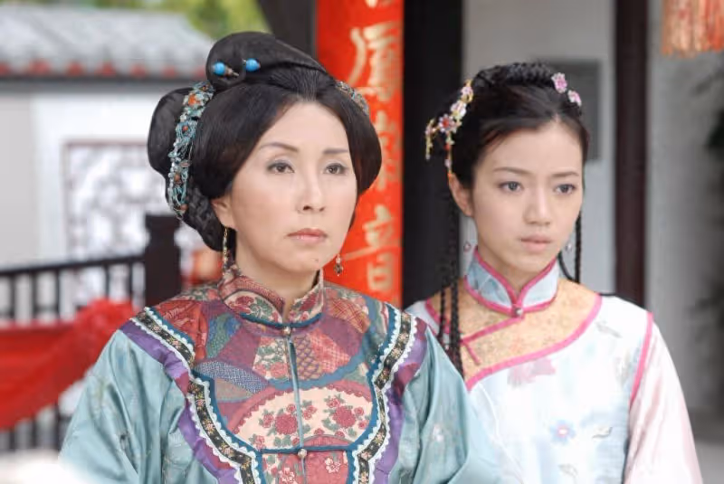 前TVB花旦陳秀珠慶祝66歲生日明艷照人,曾戀富商未婚產子好轟動