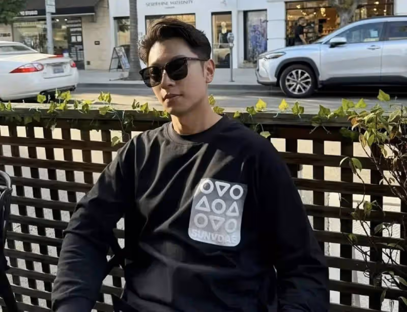 恭喜!TVB男星高鈞賢疑似到國外結婚?女友被曝光,腹部凸起引猜測