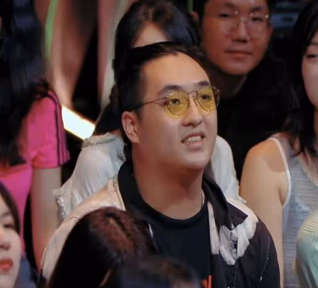 港星吳鎮宇兒子費曼近況曝光!16歲被指像極了中年人,自帶油膩感