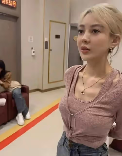 曝內娛男女頂流未婚生子，男的是東北人女的是新疆人，京圈都知道