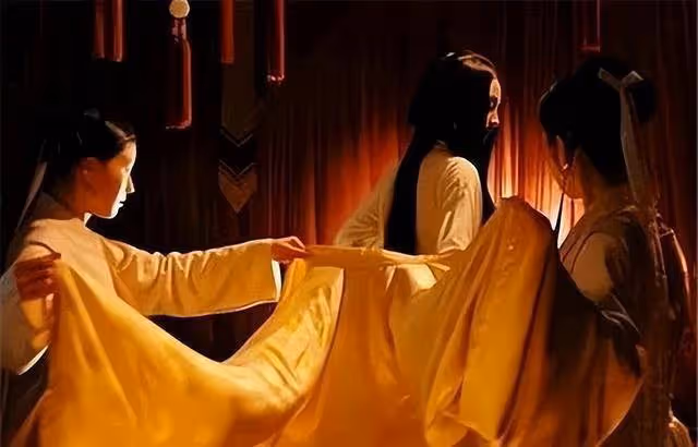 古代夫妻就寢時,通房丫鬟就守在床邊,為什麼從不會覺得尷尬?