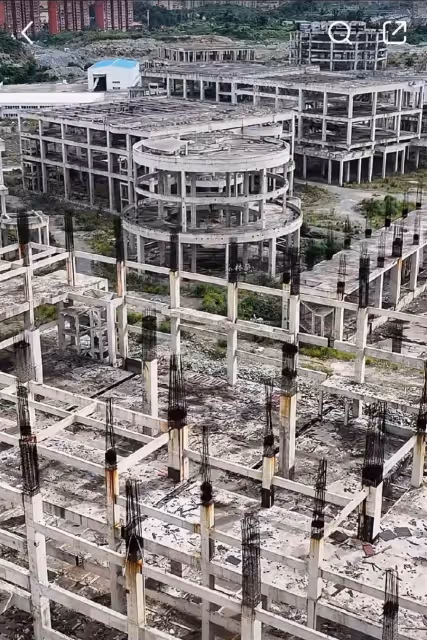 最壯觀「爛尾樓」！占地160萬坪，耗資7700億，僅開工3年就停工，網嘆：3a鬼城！