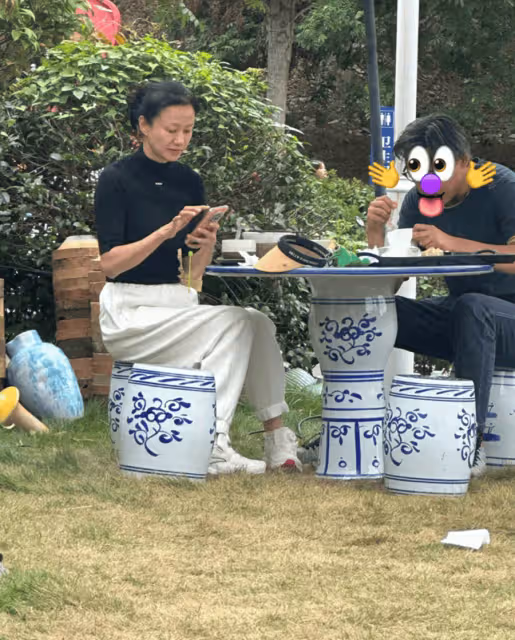 倪虹潔約會被拍,49歲男友一頭白髮,與她同居試婚14年仍不願領證