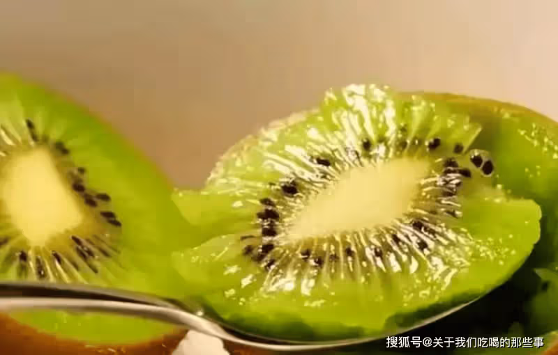 獼猴桃放鍋里蒸一蒸,居然這麼神奇,好多人還不知道,看完漲知識