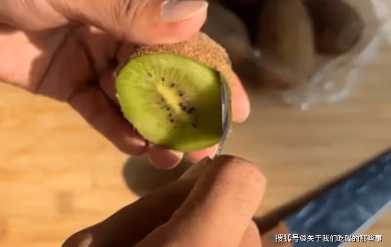獼猴桃放鍋里蒸一蒸,居然這麼神奇,好多人還不知道,看完漲知識