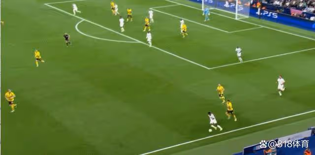 金球先生!維尼修斯半場戴帽率皇馬5-2逆轉,狂奔80米爆射破門超神