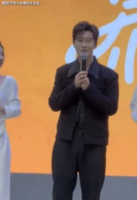 黃曉明首次回應葉珂直播爭議,幽默回應談夠了好看的這次談個好笑的