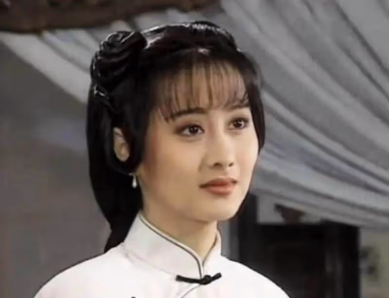 「最美瓊瑤女郎」,事業平平,嫁百億富豪做丁克,50歲的她卻活成人生贏家