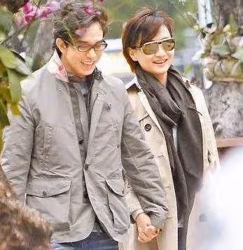 「最美瓊瑤女郎」,事業平平,嫁百億富豪做丁克,50歲的她卻活成人生贏家