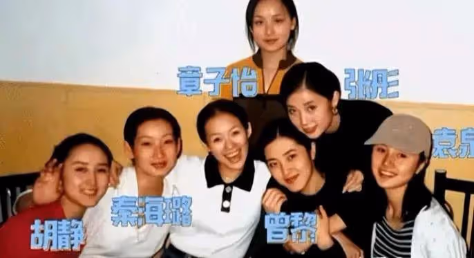 年紀越大越美的4位女星,與小17歲的弟弟相戀,這也太般配!