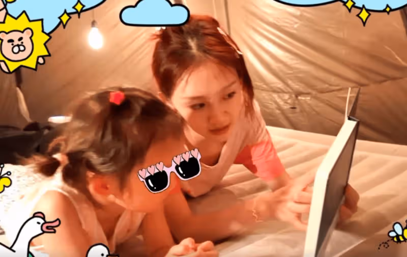 鄭愷與家人露營,睡覺打呼嚕惹女兒吐槽,苗苗帶孩子與妹妹睡一起