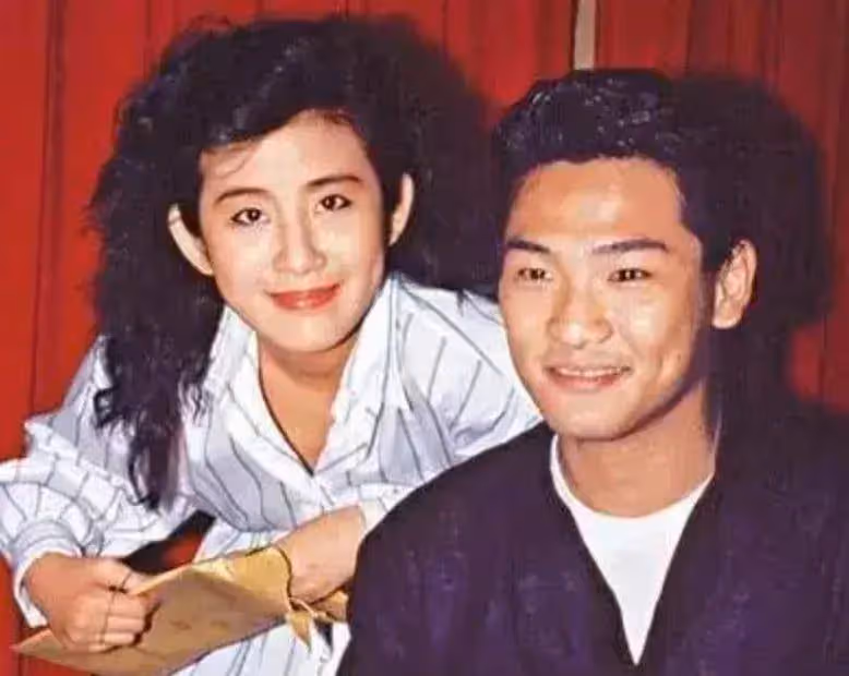 59歲吳君如再次入圍金馬影后,與陳可辛相戀20年不結婚,後悔了麼