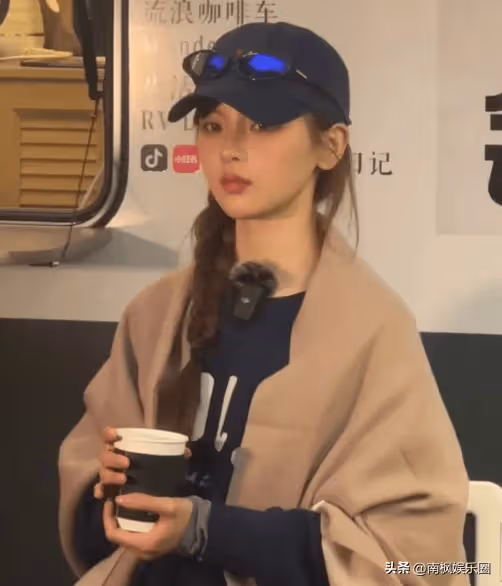 烏鎮戲劇節：沈騰一臉褶子，黃磊又腫了，我卻被萬茜的生圖驚艷了