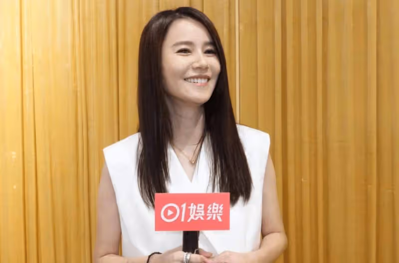 TVB花旦黃翠如傳懷孕笑得開心!大曬老公半身照,誇他半年瘋狂做運動
