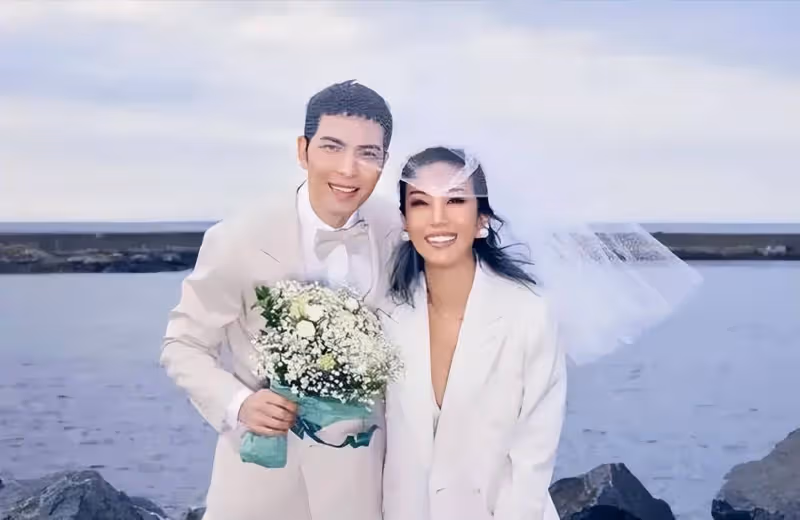 蕭敬騰林有慧度蜜月合照曝光,二人浪漫對視感情好