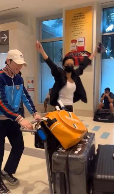 蕭敬騰開啟日本蜜月旅行，林有慧心情大好顯年輕，瘋狂秀恩愛