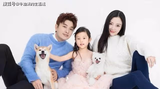 賈乃亮李小璐曬照為女兒慶生,12歲甜馨穿旗袍,女大十八變