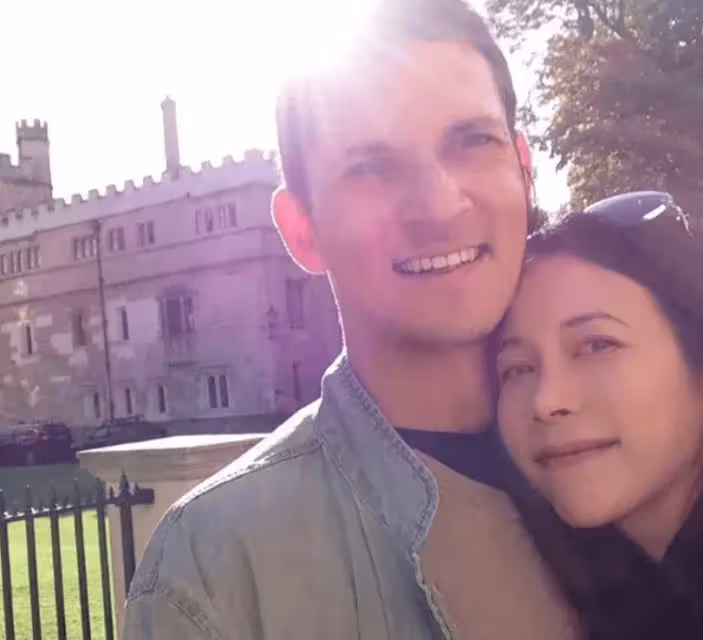 莫文蔚夫妻桂林旅遊被偶遇，夫妻倆難得同框，莫文蔚本人好瘦好美