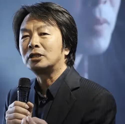 劉震雲說:「警局有人的,孩子都在上警校;醫院有人的,孩子都在讀醫學。」