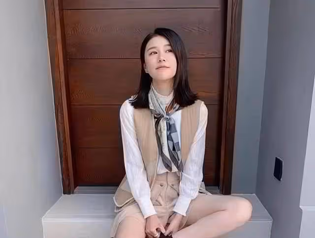 TVB知名金童玉女,戀愛十年結婚六年,仍恩愛如初羨煞旁人