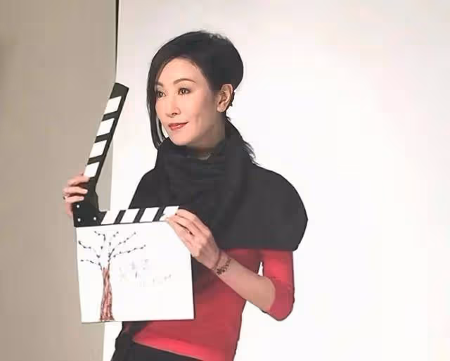 香港知名女星近照消瘦,患厭食症暴瘦,結束7年同性戀情至今單身