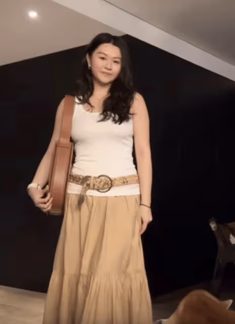 邱淑貞次女兼職模特,20歲身材飽滿氣質成熟,樣貌越發美麗像母親