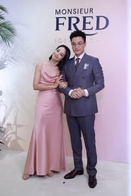 關曉彤張天愛又仙又美,朱丹周一圍恩愛亮相