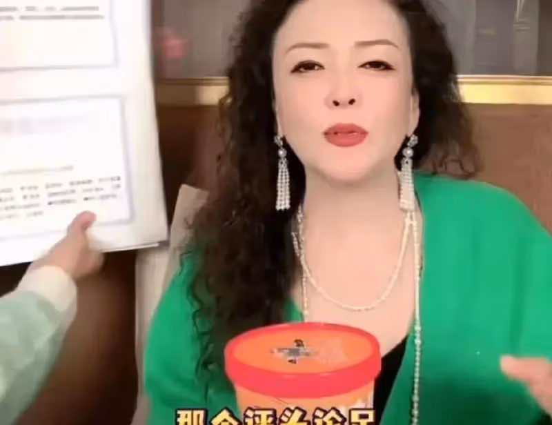 張蘭替葉珂發聲,沒必要對一個女孩子評頭論足,被網友吐槽蹭熱度