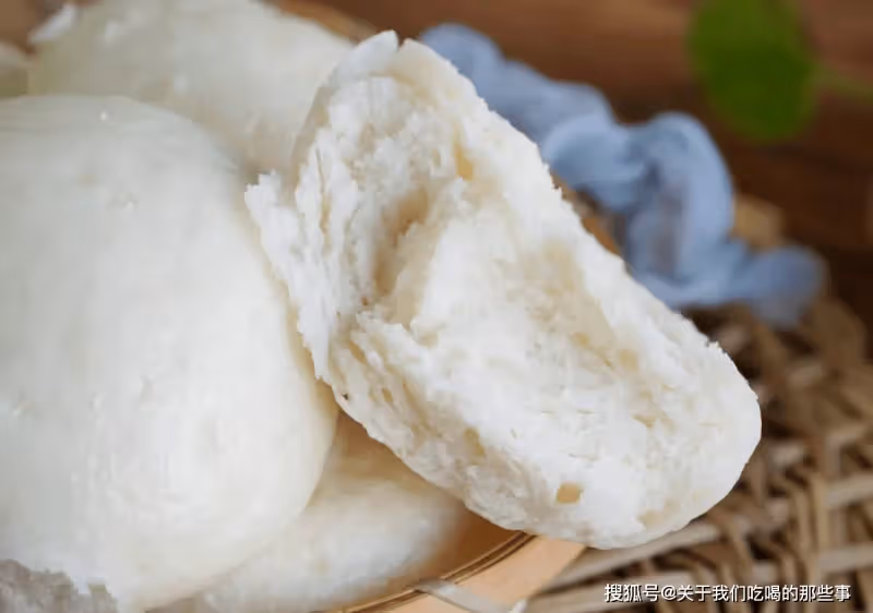 蒸饅頭,麵粉和酵母的比例是多少?掌握好4點,饅頭暄軟不塌