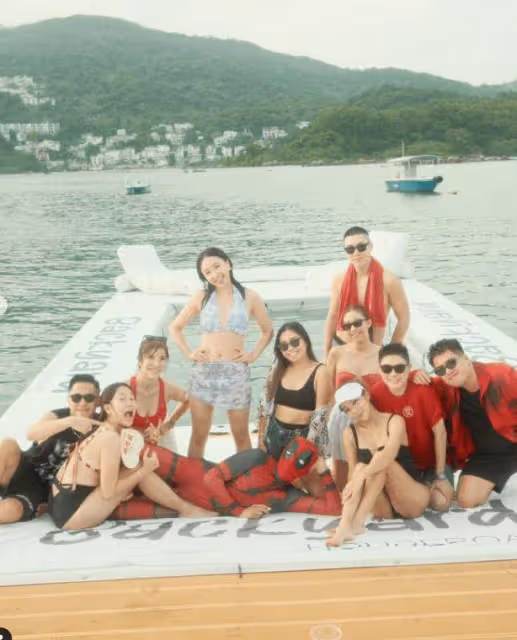 TVB小花35歲生日出海派對!與眾男友人貼胸合照!緋聞男友最親密!