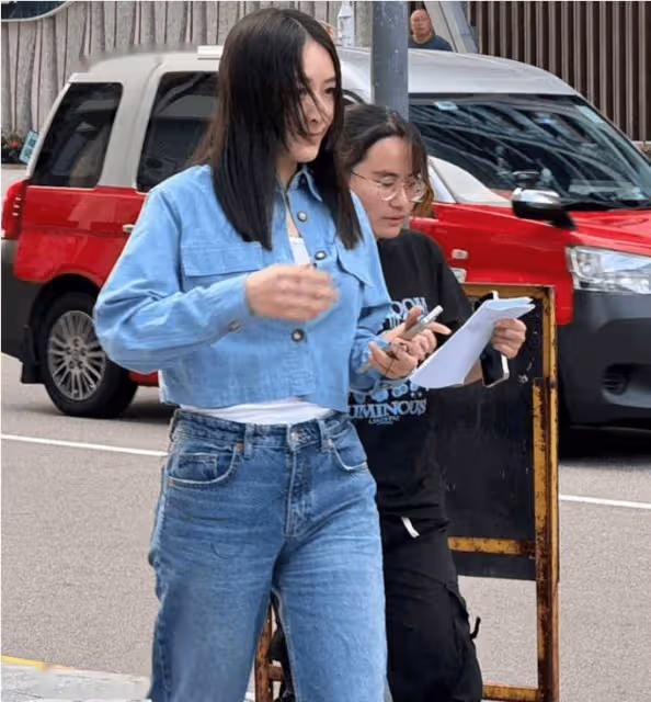 TVB小花35歲生日出海派對！與眾男友人貼胸合照！緋聞男友最親密！