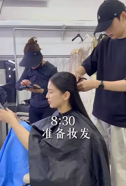 黃聖依曬工作照,41歲舞蹈動作依舊超美女人味十足,婚姻被吐槽