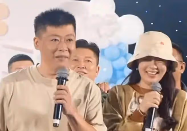 這次55歲謝廣坤「底褲被扒光」，前前妻孫小雨的話，終於有人信了