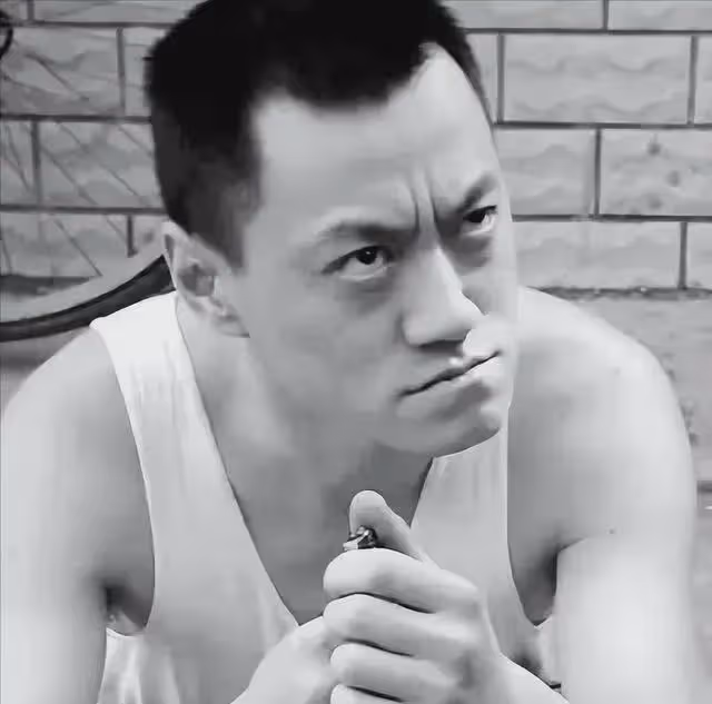 雪村：不依靠父親的名氣，卻因車禍走上成名之路，娶了美麗妻子