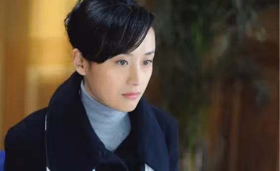她長得漂亮有演技，演了70部戲也沒火，如今44歲終於被殷桃帶紅了