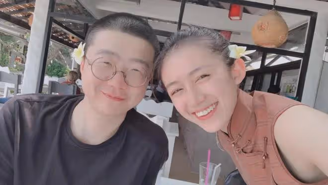 盤點其貌不揚卻娶美女妻子的8位男明星,誰最讓人羨慕?