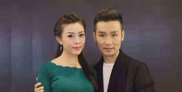劉和剛:眾目睽睽下跪蔣大為,娶小10歲世界小姐,如今怎樣了?