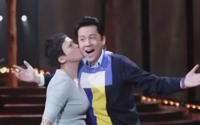 蔡國慶妻子罕見曝光,長這麼漂亮,難怪一直不肯不公開