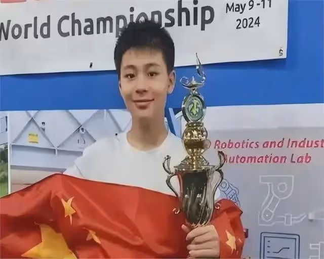 蔡國慶妻子罕見曝光,長這麼漂亮,難怪一直不肯不公開