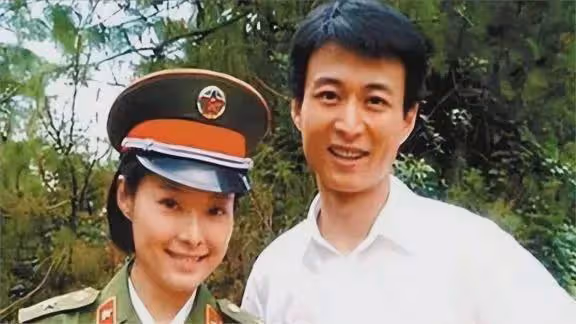 與袁立分手的徐威，娶到張怡寧後，如今過得怎樣？