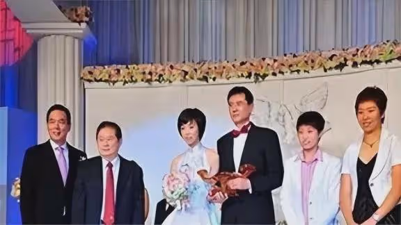 與袁立分手的徐威,娶到張怡寧後,如今過得怎樣?