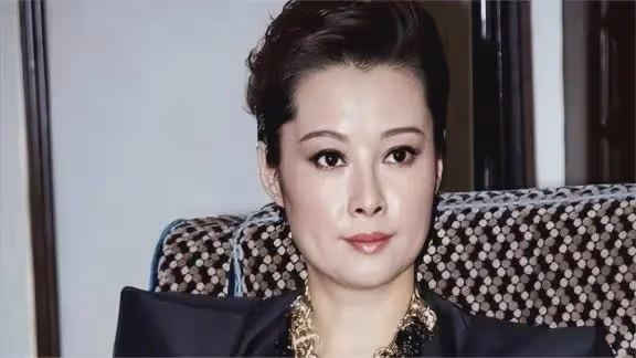 與袁立分手的徐威,娶到張怡寧後,如今過得怎樣?