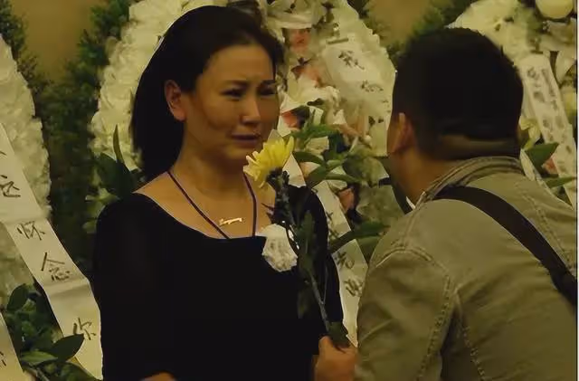 王茜:嫁大23歲導演,結婚9年丈夫去世後,守寡7年完成丈夫遺願