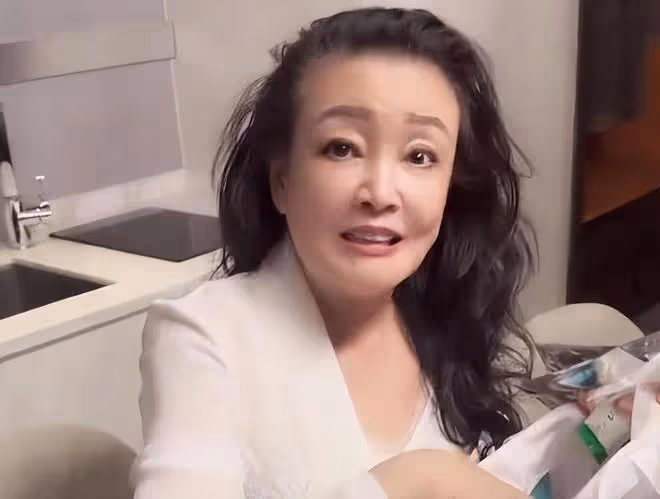張蘭幫葉珂發聲:一個女孩至於讓你們那麼評頭論足嗎?