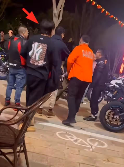 小米車主撞摩托車後續:官方通報故意傷人,23歲嫌疑人被控制