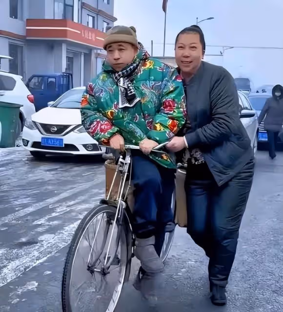 東北雨姐已無法翻身!她和老蒯背負千萬債務,誠信的基石崩塌