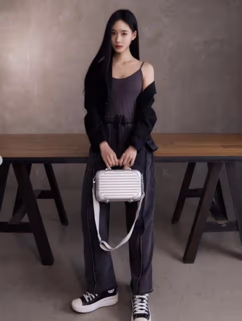 小S和二女兒lily一起拍代言,高出媽媽一個頭,氣質像林志玲