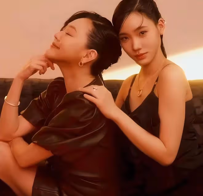 小S和二女兒lily一起拍代言,高出媽媽一個頭,氣質像林志玲