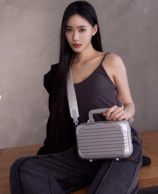 小S和二女兒lily一起拍代言,高出媽媽一個頭,氣質像林志玲