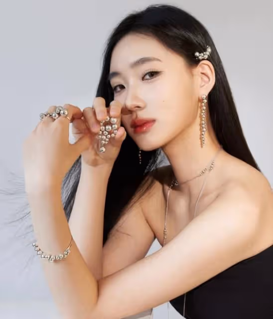 小S和二女兒lily一起拍代言,高出媽媽一個頭,氣質像林志玲